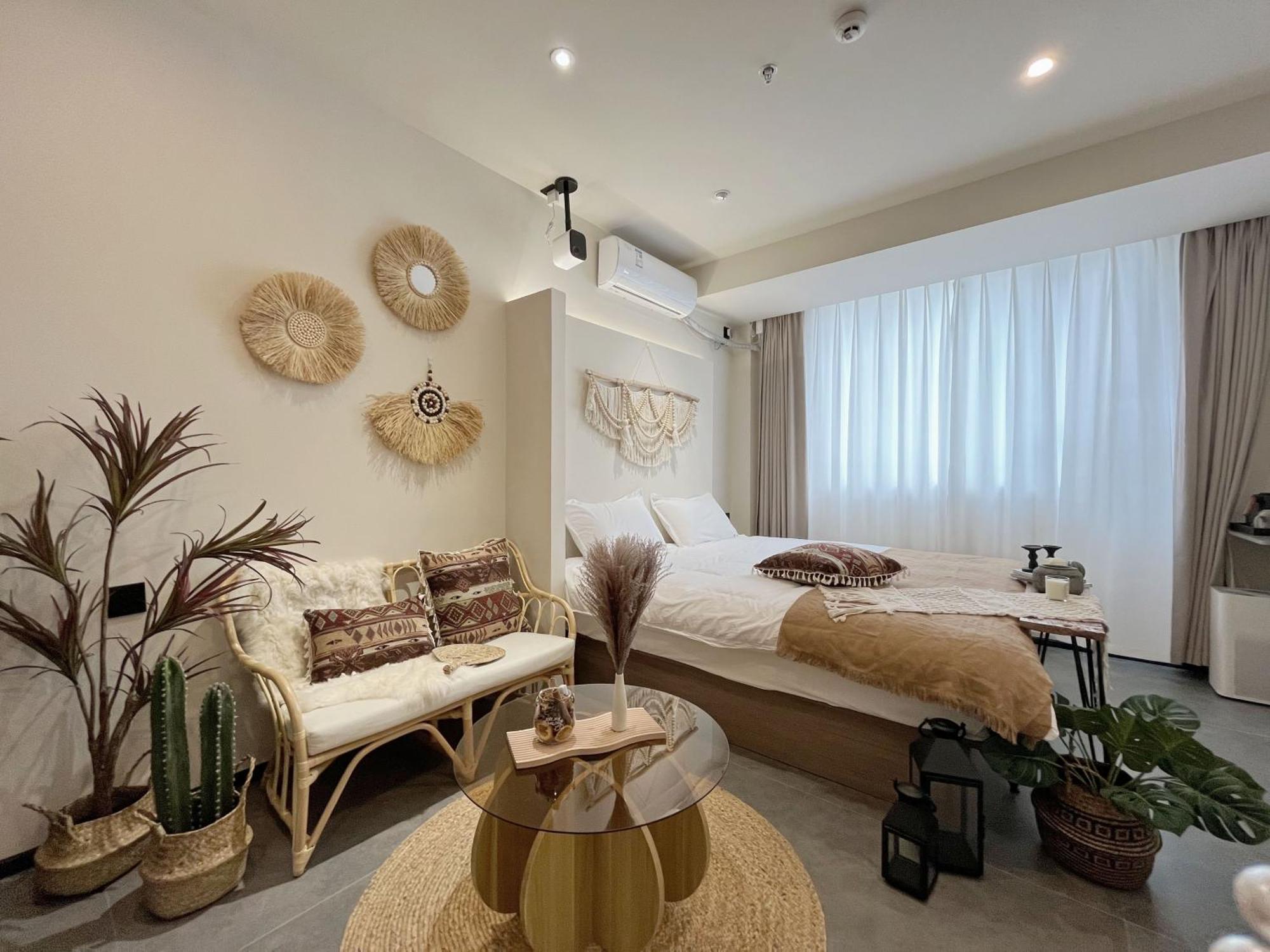 Yish Cinema Serviced Apartment *