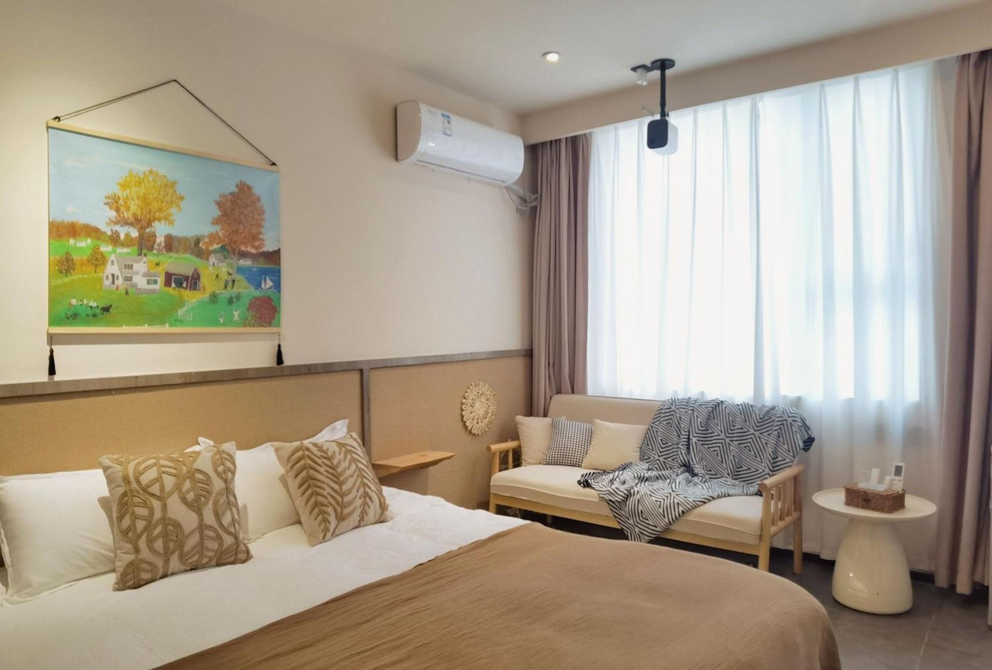 Yish Cinema Serviced Apartment